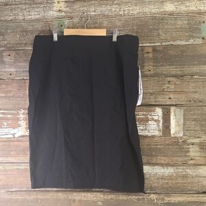 Love Scarlett Classic Black Women's Skirt With Kick Pleat, Plus Size 1X, NWT